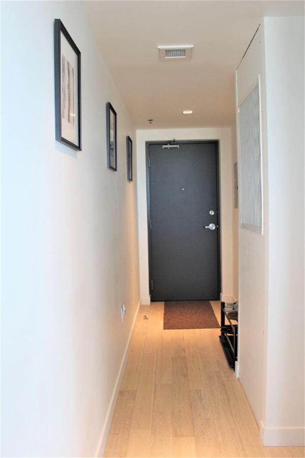 Luxury skyline condo in downtown FREE 24/7 parking Winnipeg Zewnętrze zdjęcie
