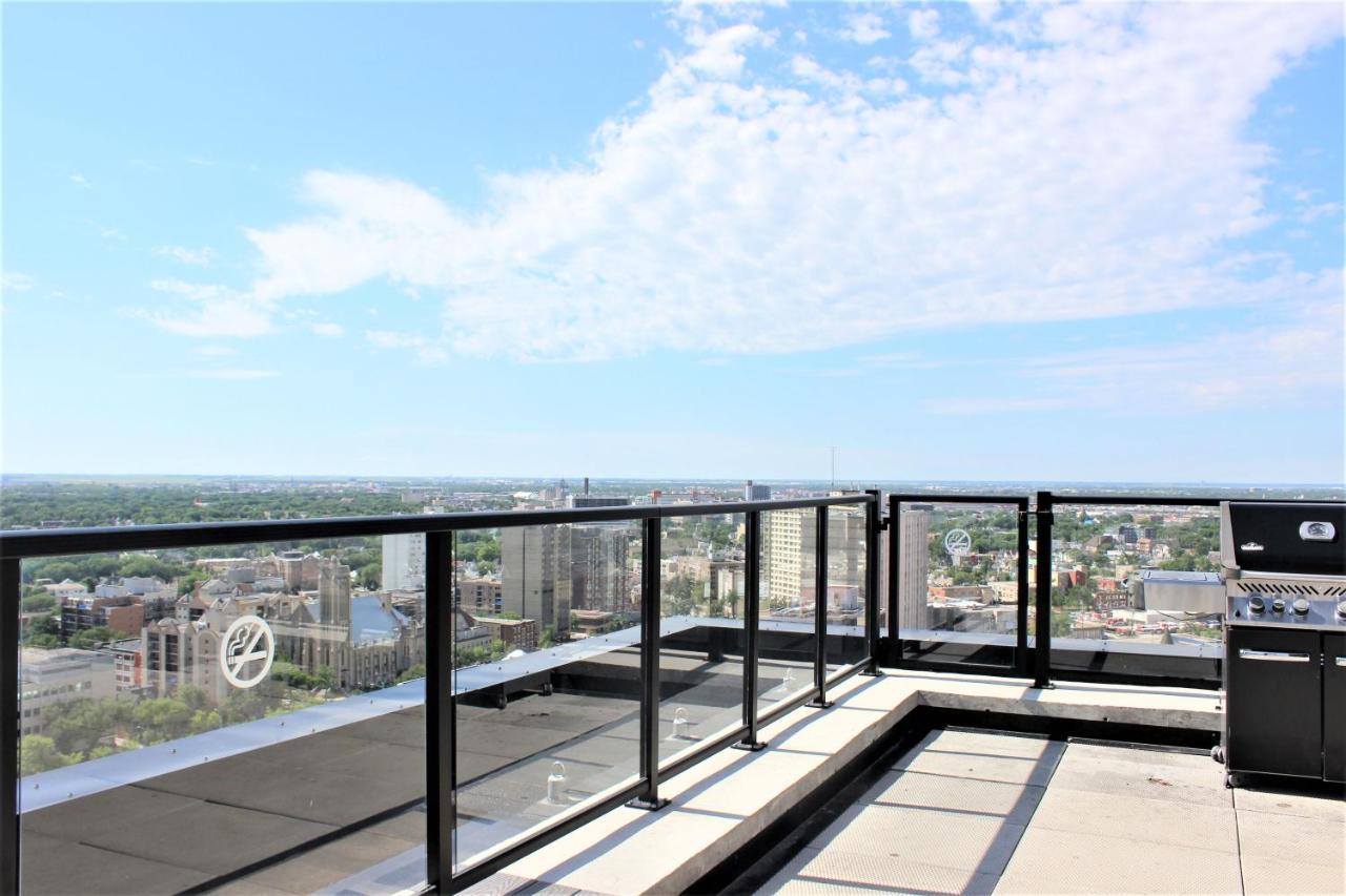 Luxury skyline condo in downtown FREE 24/7 parking Winnipeg Zewnętrze zdjęcie