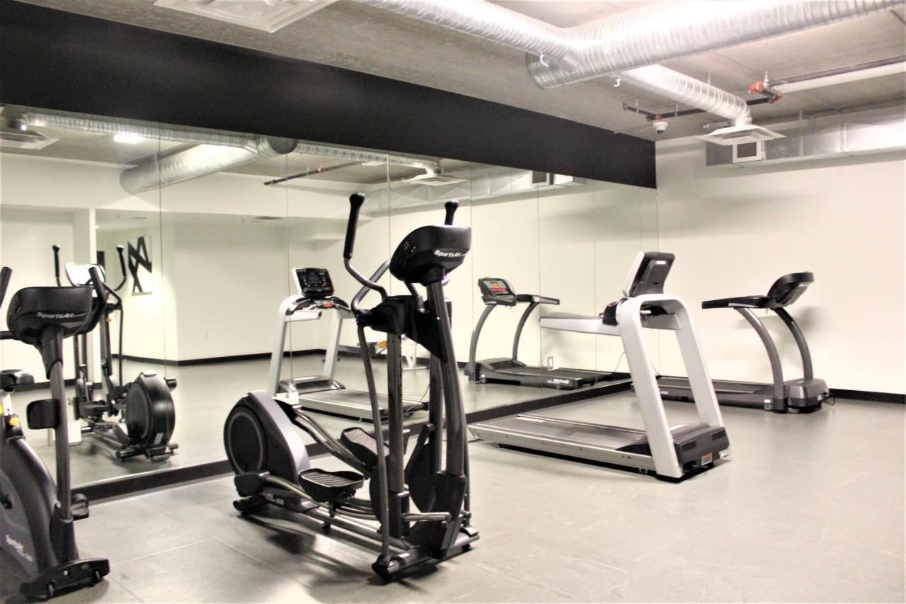 Luxury skyline condo in downtown FREE 24/7 parking Winnipeg Zewnętrze zdjęcie