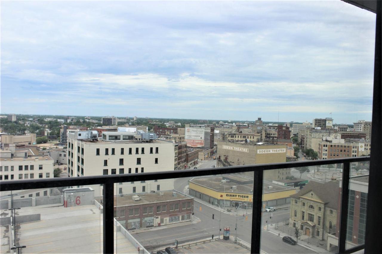 Luxury skyline condo in downtown FREE 24/7 parking Winnipeg Zewnętrze zdjęcie
