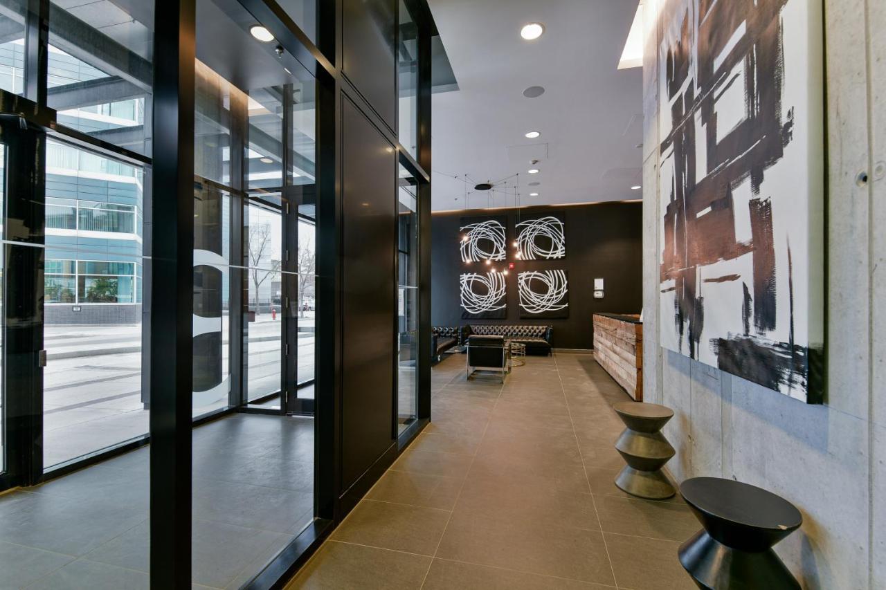 Luxury skyline condo in downtown FREE 24/7 parking Winnipeg Zewnętrze zdjęcie