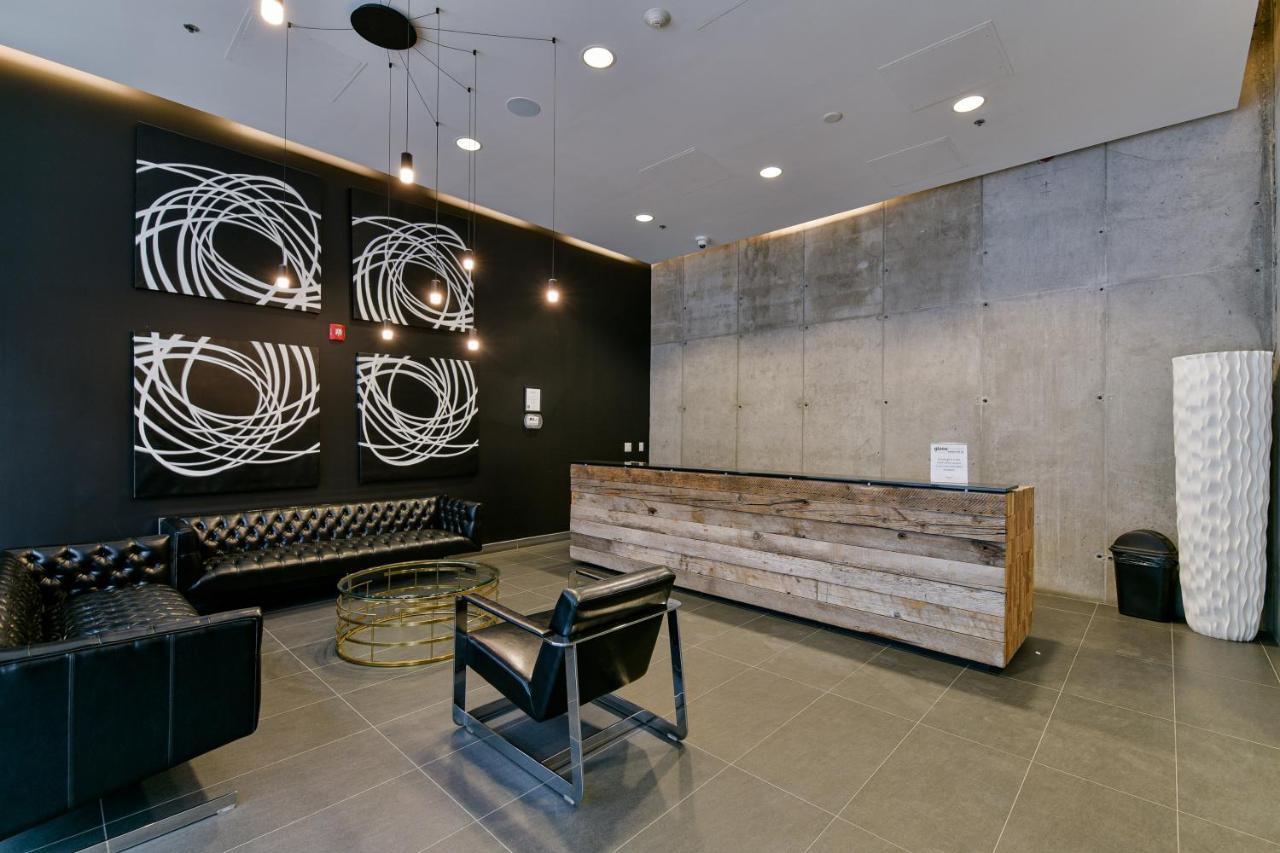 Luxury skyline condo in downtown FREE 24/7 parking Winnipeg Zewnętrze zdjęcie